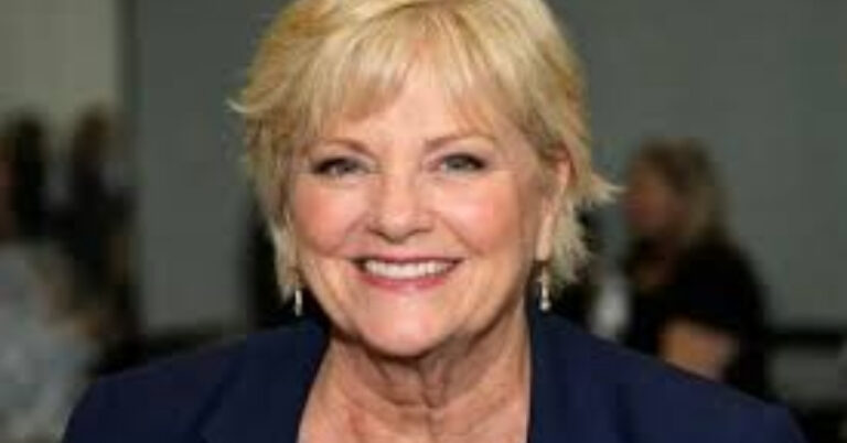 lauren tewes net worth