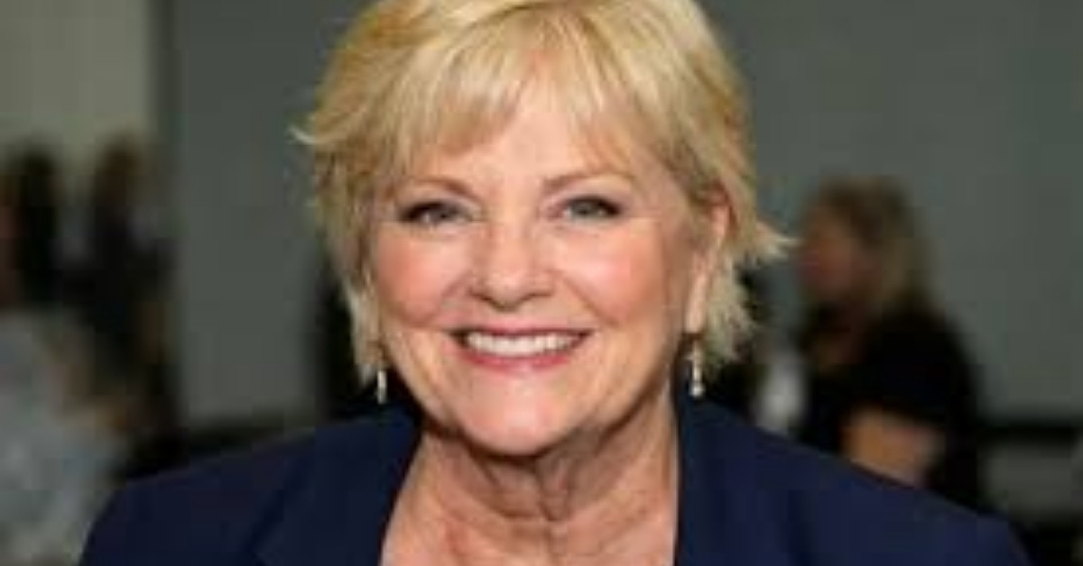 lauren tewes net worth